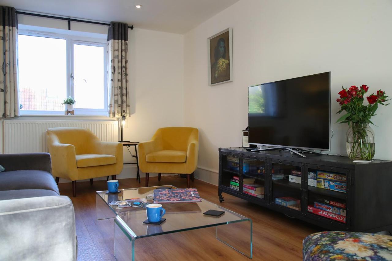 Burgess Yard 2-Bedroom Cottage, Μπαθ Εξωτερικό φωτογραφία