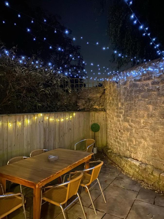 Burgess Yard 2-Bedroom Cottage, Μπαθ Εξωτερικό φωτογραφία