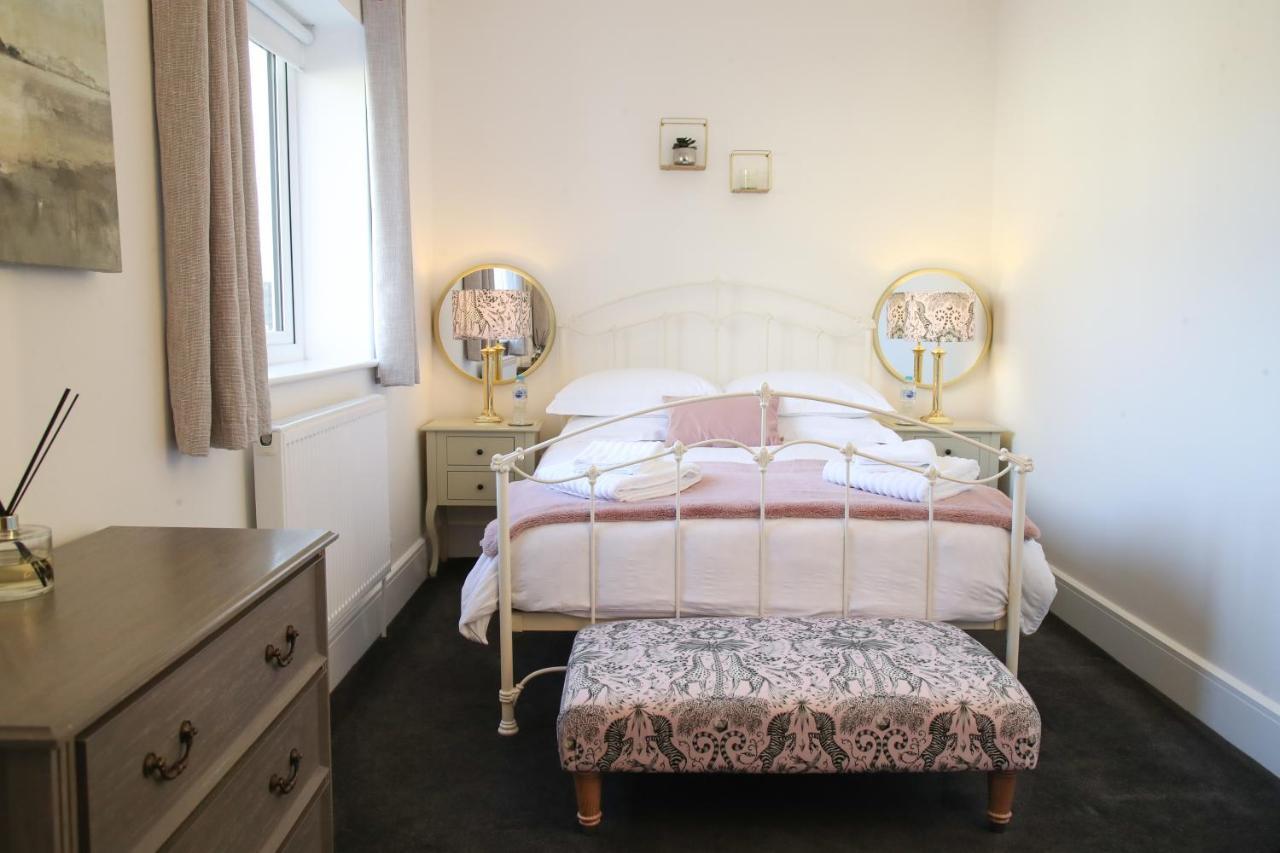 Burgess Yard 2-Bedroom Cottage, Μπαθ Εξωτερικό φωτογραφία